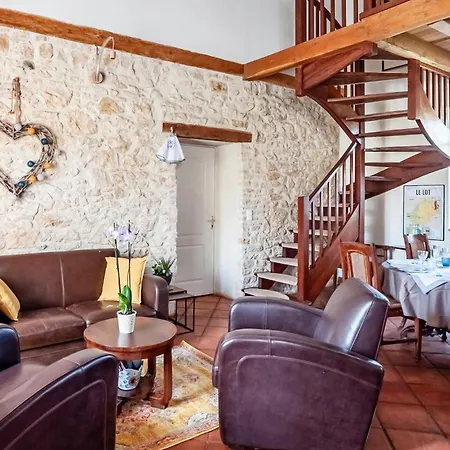 Hébergement de vacances 3 Bedroom Awesome Home In Frayssinet-Le-Gelat Frayssinet-le-Gélat