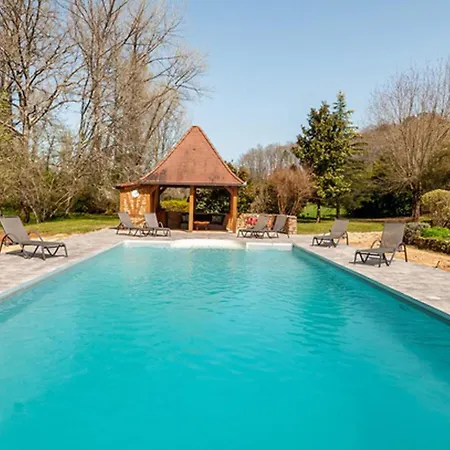 3 Bedroom Awesome Home In Frayssinet-Le-Gelat Hébergement de vacances *